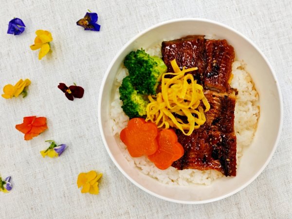 散户配资网站 大盘鸡、手抓肉、双拼饭……南航个性化餐食有更多选择