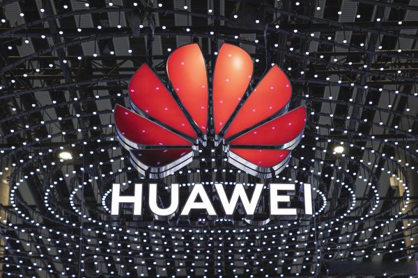 散户配资网站 华为发布中小企业智能化方案；微信鸿蒙版 App 启动新一轮升级 | 早资道